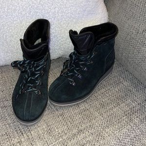 Women’s Ugg waterproof Snow boots